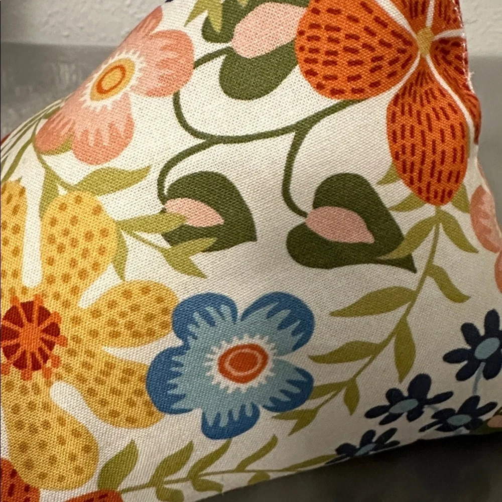 Handmade Floral Fabric Phone Stand - Picture 6 of 7